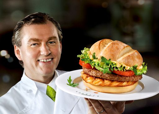 Hauben Küche bei McDonald's: Surf & Turf nach Rezept von Toni Mörwald.