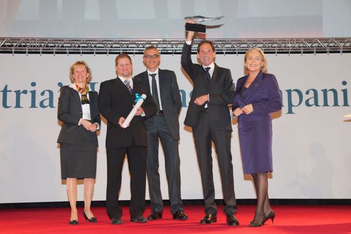 Erster Preis für Vasko + Partner (v. li.): Christine Weinzierl, PwC, das Vasko-Team Thomas Wetzstein, Christian Steininger und Wolfgang Vasko mit Anna-Maria Hochhauser, WKO-Generalsekretärin.