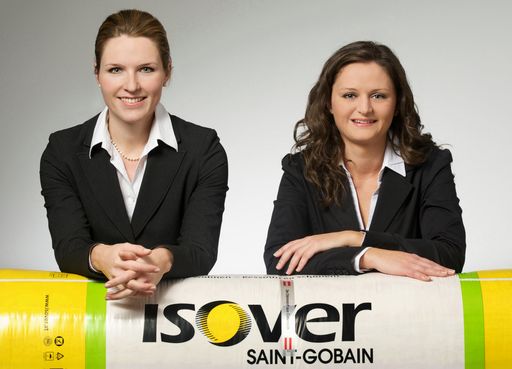 Mag. Monika Döll und Carina Lassel.