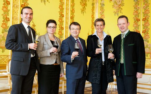 Vorschau Bild von Das ÖWM Team v.l.n.r.: Mag. Christian Dworan, Mag. Barbara Arbeithuber, Mag. Willi Klinger, Mag. Susanne Staggl, Gerhard Elze