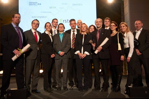  Verkehrsministerin Doris Bures mit den Preisträgern des Staatspreis Mobilität 2011
