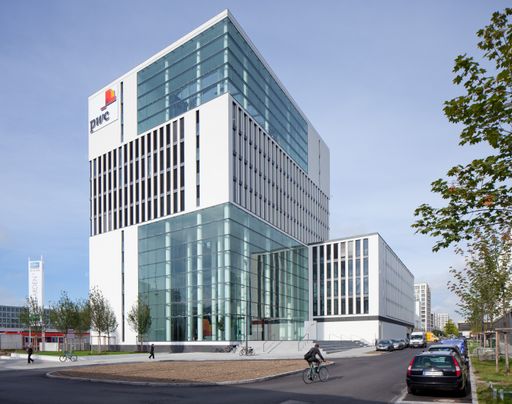 CA Immo hat die 50-prozentigen Gesellschafteranteile der OFB Projektentwicklung an dem soeben fertig gestellten Bürogebäude SKYGARDEN im Münchner Arnulfpark erworben und ist damit alleiniger Eigentümer.