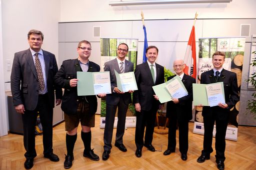 Vier Preisträger werden Waldbotschafter im Internationalen Jahr des Waldes
