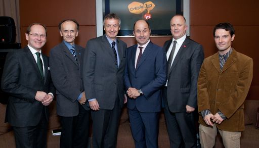 http://www.apa-fotoservice.at/galerie/2580
Im Bild v.l.n.r.: Moderation Gerald Groß, Univ.-Prof. Dipl.-Ing. Dr. Johannes Fröhlich, Vizerektor für Forschung TU Wien, Dr. Martin Bartenstein, Abgeordneter zum Nationalrat, Dr. Peter Untersperger, Vorstandsvorsitzender Lenzing AG & Obmann FCIO, Dr. Joachim Meyer, Senior Vice President, BASF Business Center Europe Central, Herwig Schuster, Kampagnenleiter Greenpeace in Zentral- und Osteuropa