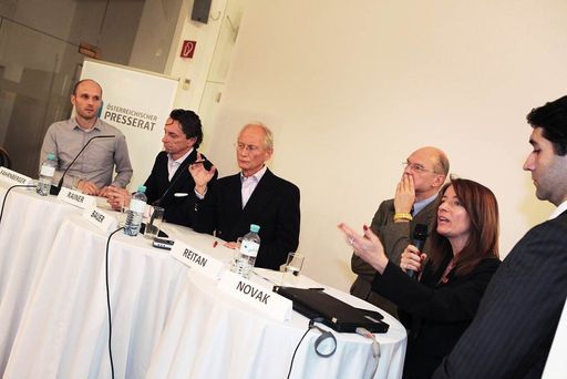Diskussionsteilnehmer des zweiten Panels: Helge Fahrnberger (kobuk), Christian Rainer (profil), Moderator Franz Bauer (Presserat), Claus Reitan (Die Furche), Alex Warzilek (Presserat)