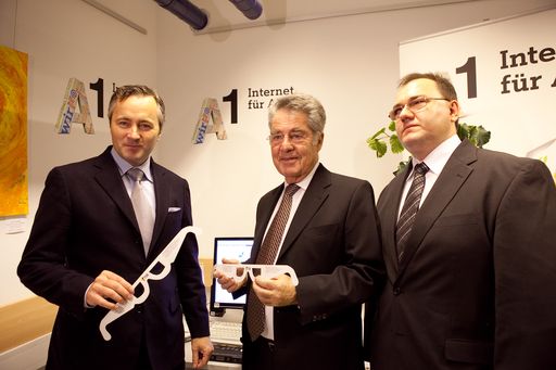  http://www.apa-fotoservice.at/galerie/2576/ 
Im Bild v.l.n.r.: A1 Generaldirektor Dr. Hannes Ametsreiter, Bundespräsident Dr. Heinz Fischer, ÖBSV-Präsident Mag. Gerhard Höllerer