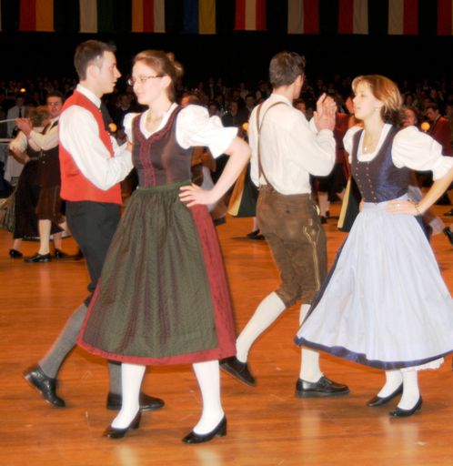 An die 2.500 Besucher werden beim 1. NÖ Trachtenball das Tanzbein schwingen.