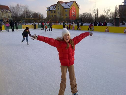  Eislaufen beim Kinderhotel Semi.
