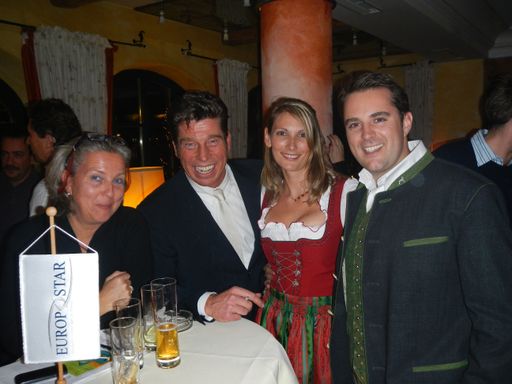  v.l.: Daisy Plank (Organisation Europ Star), Mat Schuh (Entertainer), Mag. Christina Meschnig (Marketing Seehotel Jägerwirt), Christoph Brandstätter (Gastgeber Seehotel Jägerwirt)