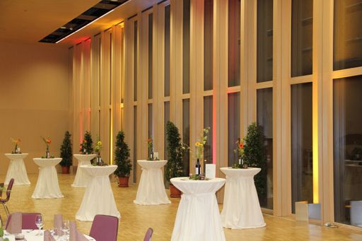 Vorschau Bild von Seit Dezember 2011 präsentiert sich die Messe Innsbruck nach erfolgtem Um- und Neubau als eines der modernsten Messezentren des Alpenraumes: Forum Detailansicht