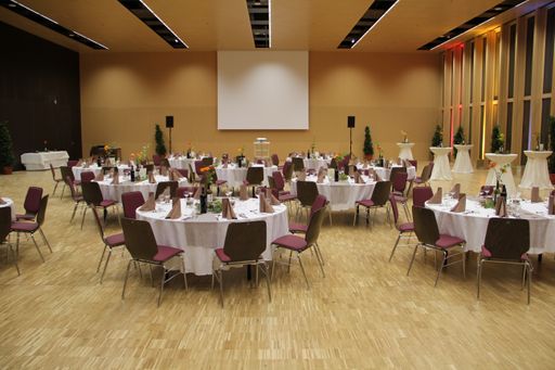 Vorschau Bild von Seit Dezember 2011 präsentiert sich die Messe Innsbruck nach erfolgtem Um- und Neubau als eines der modernsten Messezentren des Alpenraumes: Forum