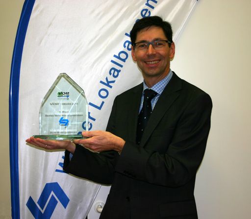 Vorstand der Wiener Lokalbahnen Mag Franz Stöger mit dem VOR-Award "Bestes Busunternehmen"