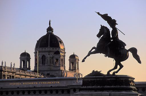 Mit dem Profi-Fotografen Willfried Gredler-Oxenbauer Wien mit den inte-ressantesten Foto-Motiven entdecken: "Foto-Safari" des Austria Classic Hotel Wien