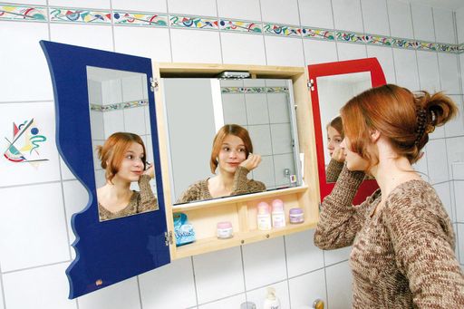Vorschau Bild von myface is your place ... Kein Stress mehr am Morgen mit den Oldies im Badezimmer.