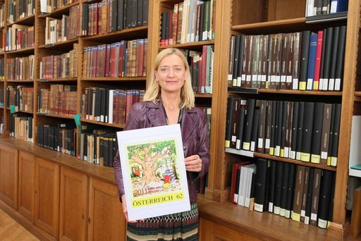 http://www.apa-fotoservice.at/galerie/2455/
Nationalbibliothek-Direktorin Johanna Rachinger ist Patin der "klugen Buche".