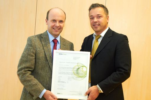 http://www.apa-fotoservice.at/galerie/2616/
Im Bild v.l.n.r.: Dr. Wolfgang Huber, MBA (Institutsdirektor Haus der Barmherzigkeit) und Dipl.-Bw.Kurt Germann (Senior Partner Sales Manager, Qlik Tech Österreich) bei der Übergabe der Software-Lizenzen