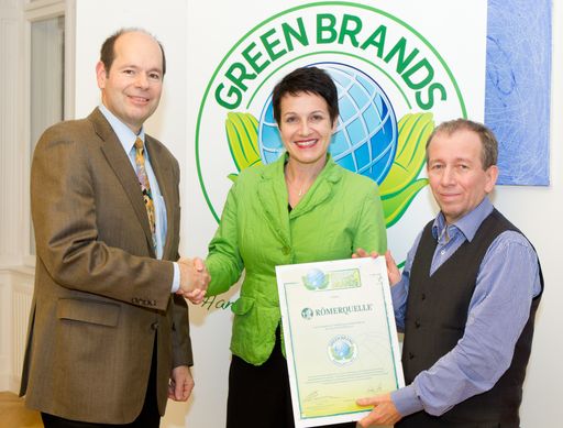 Zertifikatsüberreichung zur Auszeichnung der Römerquelle.