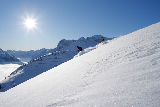 Variantenskifahren im Skigebiet Warth-Schröcken.