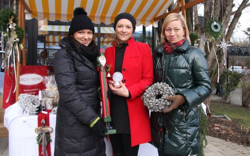  Im weihnachtlichem Ambieten zeigten zahlreiche Aussteller ihre Kunstwerke im Rahme der ChristmasLounge 2011 im ThermenResort Warmbad-Villach.