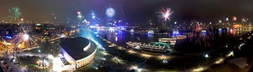 Silvester-Blick vom Linzer Arcotel über die Donau.