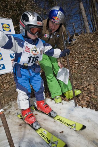 Mit seinem "Goldi Talente Cup" schafft es Skisprung-Legende Andreas Goldberger zum fünften Mal in Folge, Kinder für seinen Sport zu begeistern.