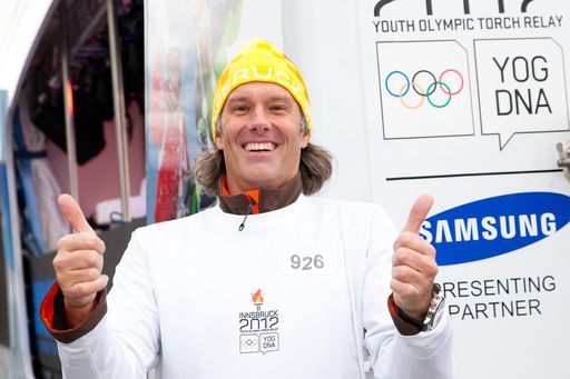 http://www.apa-fotoservice.at/galerie/2652 Der nö. Top-Beachvolleyballer Oliver Stamm trug das Olympische Feuer gemeinsam mit 35 Jugendlichen durch Vösendorf