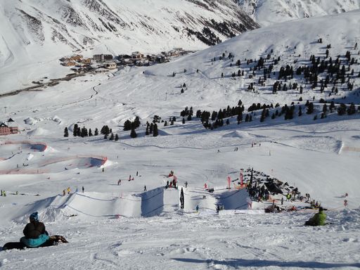 Die olympischen Bewerbe im Ski-Cross und Snowboard-Slopestyle finden im Kühtai, Österreichs höchstgelegenem Skigebiet statt.