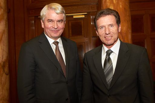 http://www.apa-fotoservice.at/galerie/2660
Im Bild v.l.n.r. Rektor Heinrich Schmidinger (Präsident der Universitätenkonferenz (uniko)) und Karlheinz Töchterle (Bundesminister für Wissenschaft und Forschung)