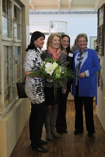 Vorschau Bild von v.l.n.r.: Gabi Burgstaller, Barbara Neubauer, Mag. 
Astrid M. Huber (BDA), Claudia Schmied.