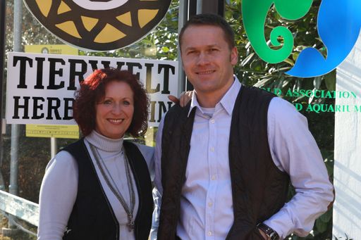 Im Bild v.l.n.r.: Geschäftsführerin Doris Wolkner-Steinberger und der neue zoolog. Leiter, Dr. Reinhard Pichler, sind verantwortlich für Abenteuerwelt Mautern und Tierwelt Herberstein.