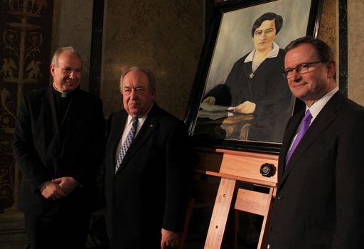 Der Wiener Erzbischof Kardinal Dr. Christoph Schönborn, der Zweite Nationalratspräsident Fritz Neugebauer und ÖVP-Klubobmann Karlheinz Kopf (v.l.n.r.) bei der Festsitzung des ÖVP-Parlamentsklubs zur Seligsprechung von Hildegard Burjan.