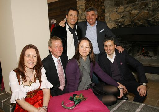 http://www.apa-fotoservice.at/galerie/2676/ v.l.n.r.: Direktorin Sandra Gneist, Michael Pucher, Armin Assinger, Silke Pucher, Erich Falkensteiner, Otmar Michaeler
