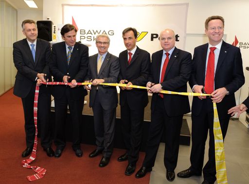 http://www.apa-fotoservice.at/galerie/2678
Im Bild v.l.n.r.: Wolfgang Klein, LH Franz Voves, Georg Pölzl, Siegfried Nagl, Byron Haynes, Walter Hitziger