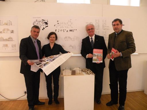 v.l.n.r.: Vbgm. Dr. Erich Watzl, Tourismus- & Kulturreferent der Stadt Linz / Mag. Gabriele Kaiser, Leiterin afo Architekturforum OÖ/ KR Manfred Grubauer, Vorsitzender Linz Tourismus / Georg Steiner, Tourismusdirektor.