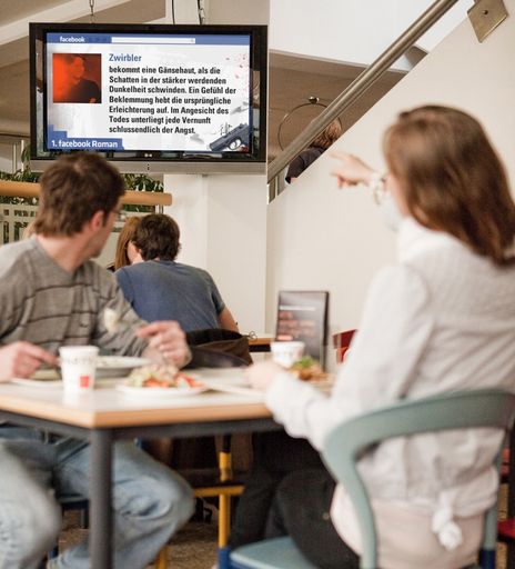  1. Facebook-Roman live auf UniScreens