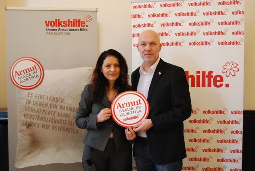 Im Bild v.l.n.r.: Mag.a Sieglinde Trannacher (Sozialombudsfrau Kärnten), Mag.(FH) Erich Fenninger (Geschäftsführer Volkshilfe Österreich)