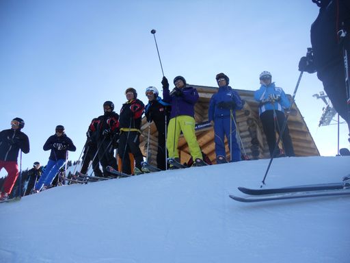  Die con.os. Winter-Fach-Exkursion 2012 führte 30 Berg- & Wintertouristiker aus ganz Österreich hinter die Kulissen der Schweizer Elite-Winterdestinationen und Weltcuporte wie Adelboden oder Wengen.