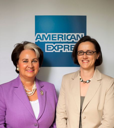  Anita Pruckner (re) neben Silvia Steinacher zur Geschäftsführerin von American Express Österreich bestellt