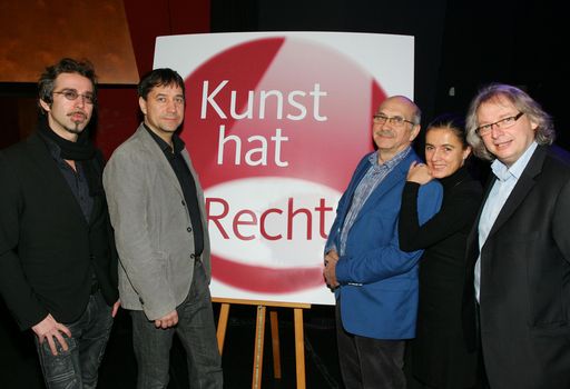http://www.apa-fotoservice.at/galerie/2691
Im Bild v.l.n.r.: Christof Straub (Gitarre, Gesang und Songwriting), Michael Kos (Bildhauer, Maler und Autor), Gerhard Ruiss (Autor und Musiker), Mercedes Echerer (Schauspielerin) und Danny Krausz (Spielfilmproduzent).