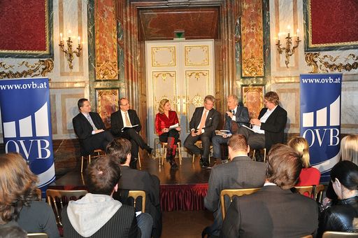  Die OVB Österreich, einer der größten heimischen Finanzdienstleister, suchte den Dialog mit dem VKI, der oft gegen "Keiler" wettert. Die Podiumsdiskussion drehte sich um die Frage, ob Sammelklagen (z.B. wegen MEL, Immoeast, AvW) und die Finanzkrise die umstrittene Branche verändert und was die Finanzdienstdienstleister (FDL) daraus gelernt haben.