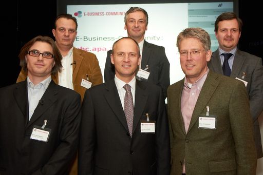 http://www.apa-fotoservice.at/galerie/2698/ Im Bild v.l.n.r. Martin Kaltenböck (Semantic Web Company), Thomas Stern (Moderator/Braintrust), Johannes Juranek (CMS Reich-Rohrwig Hainz Rechtsanwälte), Peter Sempelmann (WirtschaftsBlatt), Robert Bodenstein (Wirtschaftskammer Österreich) und Robert Varga (APA-MultiMedia).