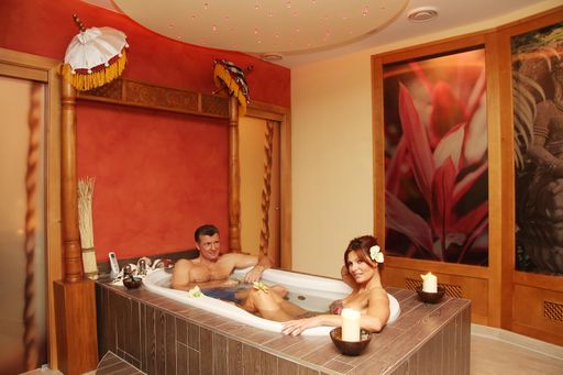 Vorschau Bild von Das rund 70 m2 große Bali-Privat-SPA steht exklusiv als Verwöhn-Oase zur Verfügung.