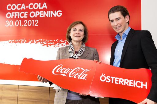 http://www.apa-fotoservice.at/galerie/2702
Im Bild vlnr.: Dominique Reiniche (President Europe Groupe The Coca-Cola Company), Sebastian Kurz (Integrationsstaatssekretär)