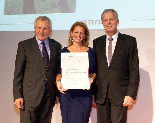 LH-Stv. Franz Hiesl, Dr Patricia Tschabitscher von Pfizer, BM Dr. Reinhold Mitterlehner