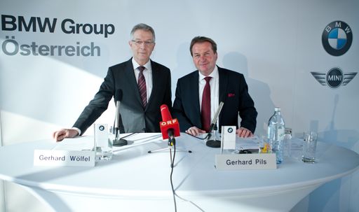 http://www.apa-fotoservice.at/galerie/2714/
Bild v.l.n.r.: DI Gerhard Wölfel, GF BMW Motoren GmbH, Steyr; Dr. Gerhard Pils, GF BMW Austria GmbH, Salzburg.