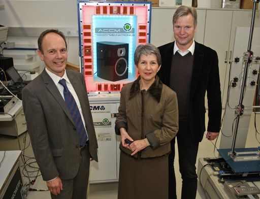 http://www.apa-fotoservice.at/galerie/2719/ im Bild v.l.n.r.: DI Gerald Schatz (Geschäftsführer ACCM), Nationalratspräsidentin Mag.a Barbara Prammer, DI Dr. Markus Brummayer, MSc (Geschäftsführer ACCM)