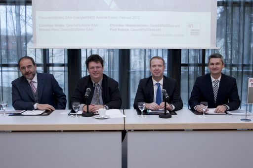 Die Geschäftsführer der EAA-EnergieAllianz Austria Werner Perz und Christian Wojta sowie die Geschäftsführer der e&t Energie Handelsgesellschaft Paul Kaluza und Christian Hennerbichler beim heutigen Pressegespräch in Essen (v.l.n.r.).