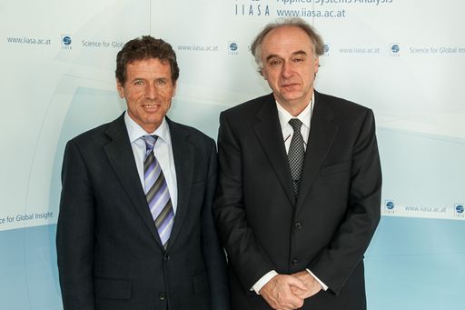 Wissenschafts- und Forschungsminister Dr. Karlheinz Töchterle mit Direktor Prof. Pavel Kabat