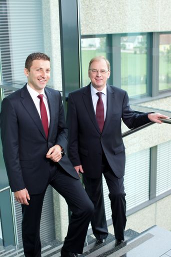 Generaldirektoren der Hofer KG (v.l.n.r. Dr. Günther Helm, Friedhelm Dold)