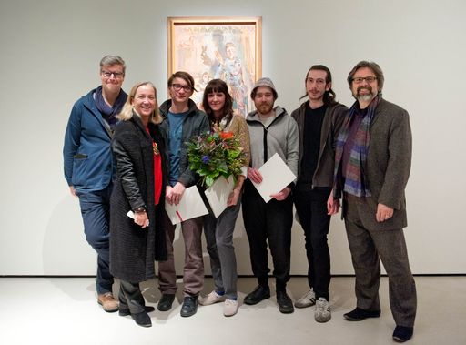  Im Bild v.l.n.r. Thomas Feichtner (Produkt- und Grafikdesigner), Agnes Husslein-Arco (Direktorin des Belvedere), die Preisträger Andreas Ertl, Yasmin Özkaynak, Matthias Göttfert sowie Michele Daneluzzo und Gerald Bast (Rektor der Universität für angewandte Kunst Wien)